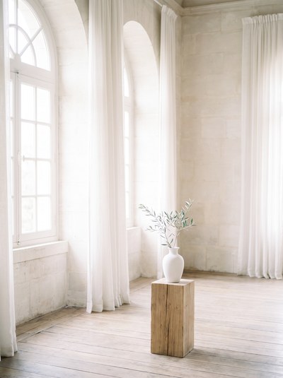 Western Bridal — Dreamy high-key light, almost shadowless.